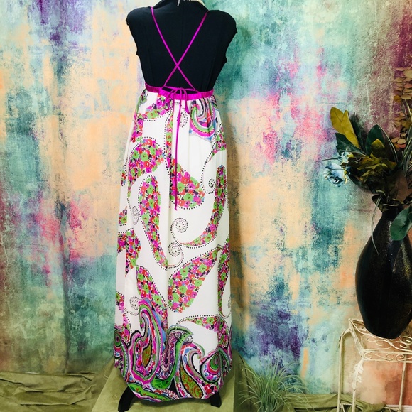 ๐Wishes Wishes Wishes Beautiful Floral Maxi Dress with Deep Back Neckline - Picture 2 of 8